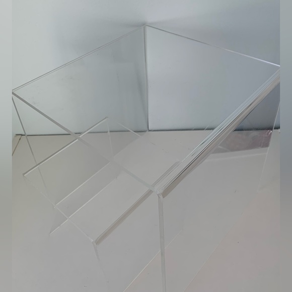 10” SQ Clear Acrylic Display stand - Picture 2 of 9